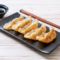 เกี๊ยวซ่าหมูทอด 5ชิ้น