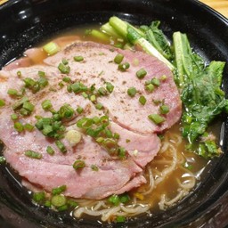 บะหมี่น้ำสันคอหมูรมควัน