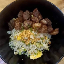 ข้าวผัดไข่เนื้อโคขุนย่าง