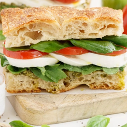 โฟกัสเชียคาเปรเซ่ Focaccia Caprese