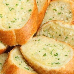 Garlic bread ขนมปังกระเทียม
