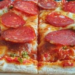 พินซ่าซาลามี่เผ็ด Pinsa chili salami
