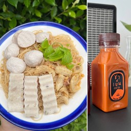 หมี่คลุกและชาไทย