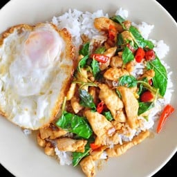 ร้านกระเพราปากกระพือbyแม่หมู