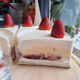 สตอเบอรี่ช็อตเค้ก Strawberry Shoort Cake