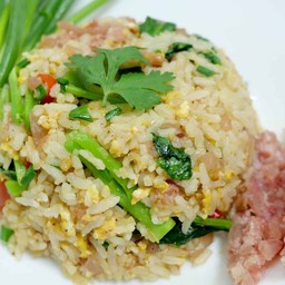 ข้าวผัดแหนม