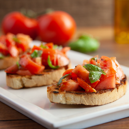 Bruschetta pomodoro บรูสเคทต้ามะเขือเทศ
