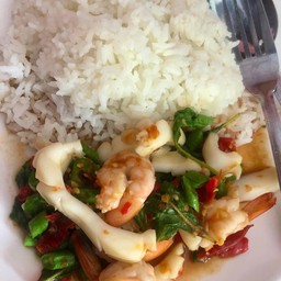 ข้าวกะเพราทะเล