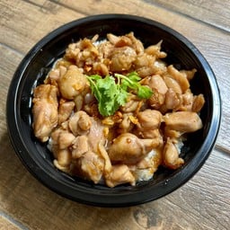 ข้าวไก่กระเทียม จุกๆๆ
