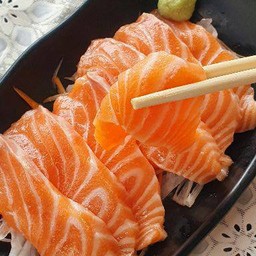 แซลมอนซาชิมิ