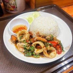 ข้าวกะเพราทะเล