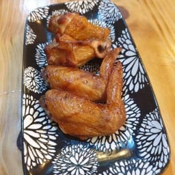 ปีกไก่รมควัน 4 ชิ้น