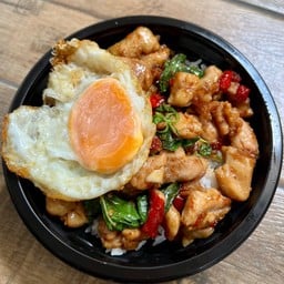 ข้าวกะเพราไก่ไข่ดาว จุกๆ