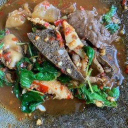 กระเพรา เครื่องในเนื้อ วัว