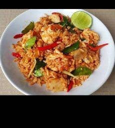 ข้าวผัดต้มยำทะเล