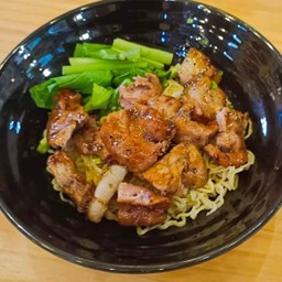 บะหมี่สันในหมูย่าง