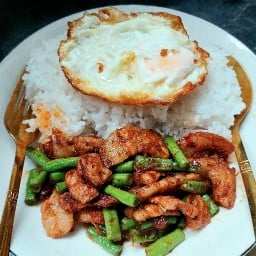 ตามสั่งยายติ๋ม ผัดพริกแกงรสเด็ด (อร่อยอิ่มคุ้ม)