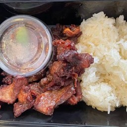 ข้าวเหนียว เนื้อทอด น้ำจิ้มแจ่วมะนาว