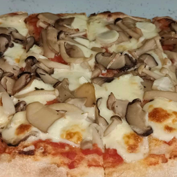 พินซ่าเห็ดรวมผัดกระเทียม Pinsa mushroom garlic