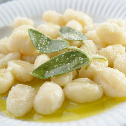 ย็อกกี้ผัดเนยและใบเสจ Gnocchi Butter Sage