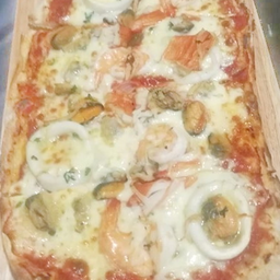 Pinsa mixed seafood พินซ่าทะเลรวม