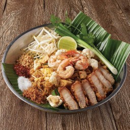 Pad Mee Kod Mour (Stir-Fried Korat Noodles Thai Style)