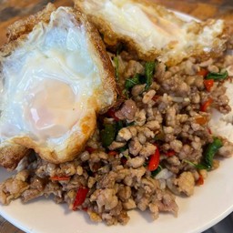 ข้าวผัดกระเพรา Stir Fried Basil With Rice
