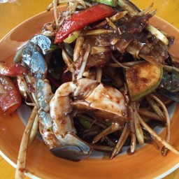 ตำปูม้าสดหรือปูม้าลวก