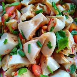 ยำไส้ตัน