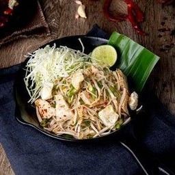 Rice vermicelli noodles spicy salad
