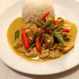 ข้าวราดผัดแกงเขียวหวาน