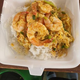 ผัดผงกระหรี่ราดข้าว