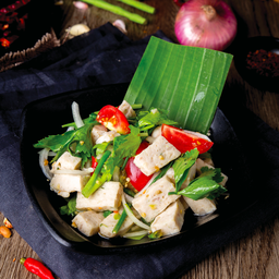 Vietnamese pork sausage spicy salad