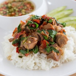 ข้าวกะเพราเป็ดย่าง