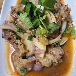 น้ำตกคอหมู