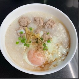 โจ๊กหมูใส่ไข่