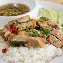 ข้าวกะเพราหมูกรอบ