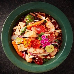 ยำบุษบาพาเพลิน ยำหมูยอ ไส้กรอกไก่ ไข่แดงเค็ม ปูอัด