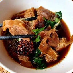 ก๋วเตี๋ยวหมูตุ๋น