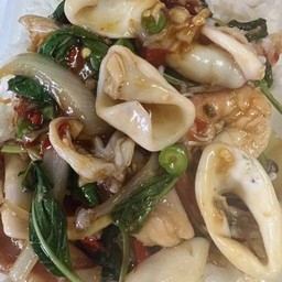 เพรารวมมิตรราดข้าว