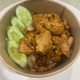 ไก่กระเทียมราดข้าว