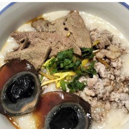 โจ๊กหมูตับใส่ไข่เยี่ยวม้า