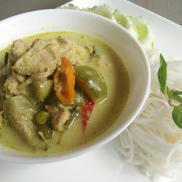 ขนมจีนแกงเขียวหวานไก่