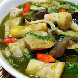 แกงเห็ดหน่อไม้