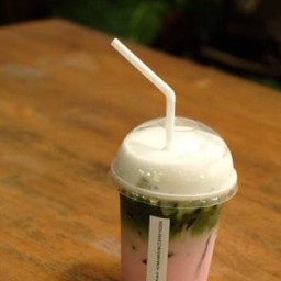 สตรอเบอรี่มัทฉะลาเต้