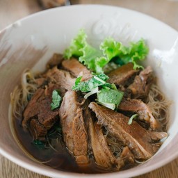 เนื้อตุ๋น(บะหมี่เหลือง)