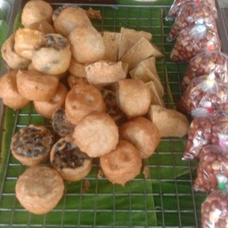 เจ้อรกล้วยทอดอินดี้ ขนมครกไฮโซ