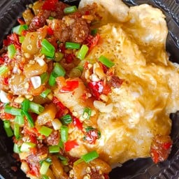 ข้าวสามชั้นคั่วพริกเกลือ