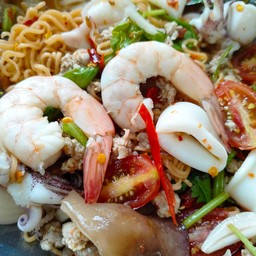 ยำมาม่ารวมมิตร