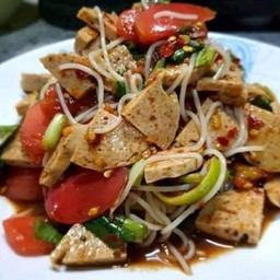 ตำหมูยอปลาร้าขนมจีน